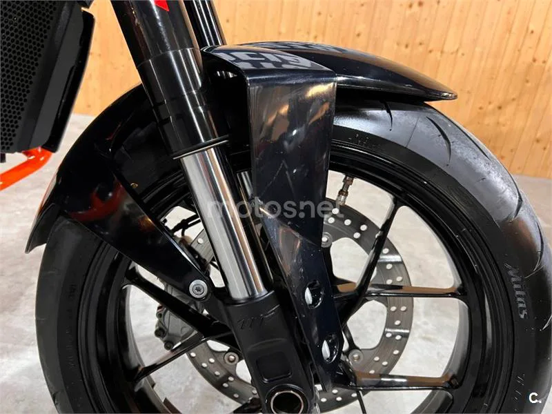 KTM 690 Duke – Vista 28