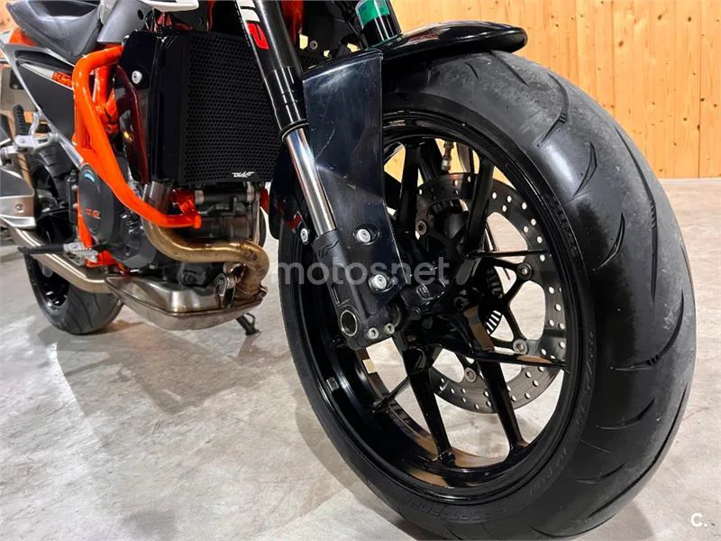 KTM 690 Duke – Vista 30