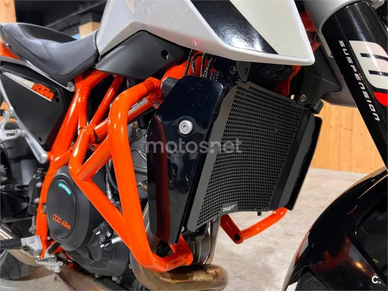 KTM 690 Duke – Vista 32