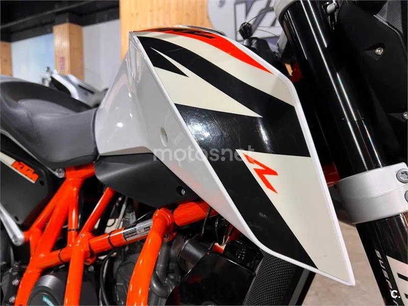 KTM 690 Duke – Vista 33