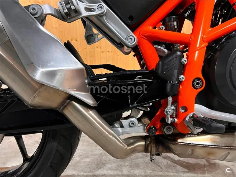 KTM 690 Duke – Vista 39