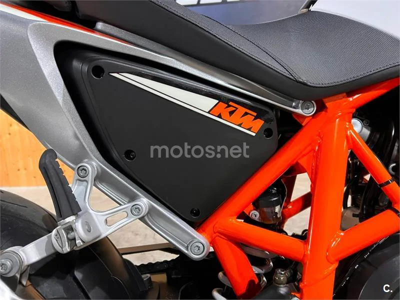 KTM 690 Duke – Vista 40