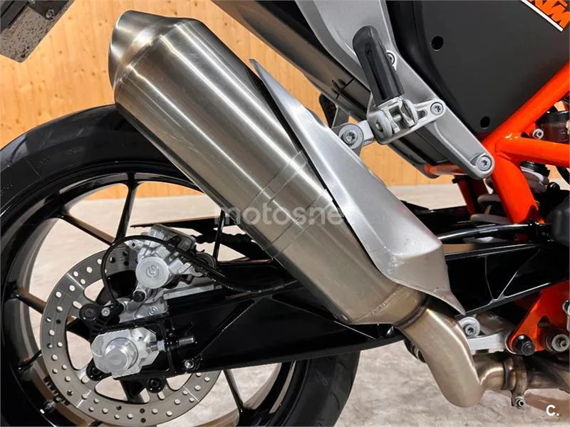 KTM 690 Duke – Vista 42