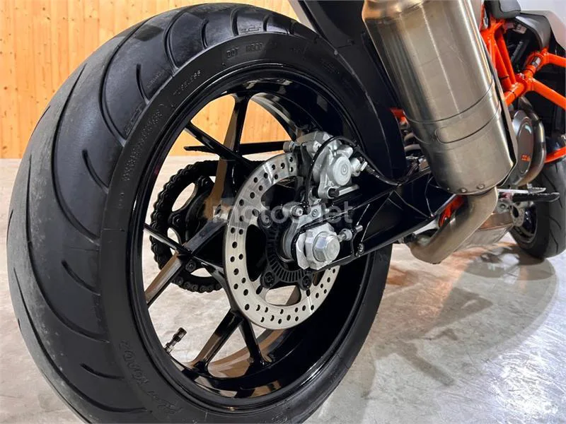 KTM 690 Duke – Vista 44