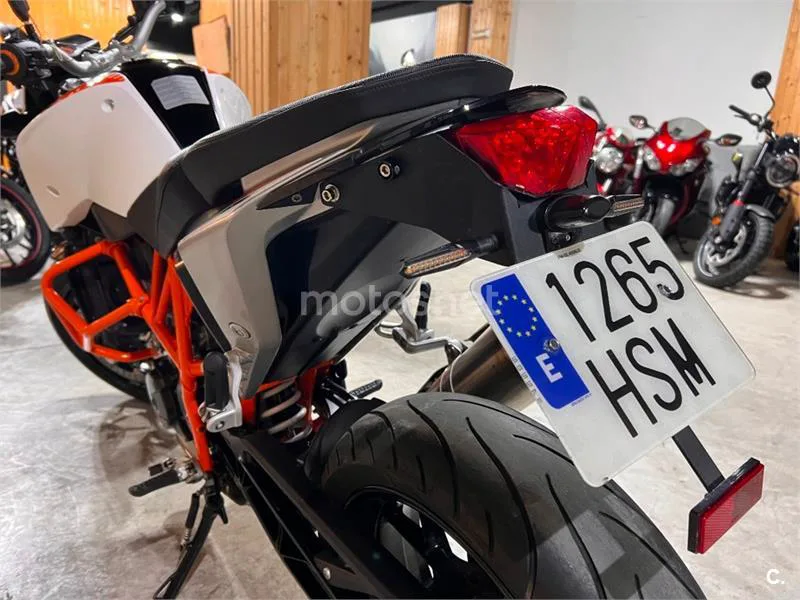KTM 690 Duke – Vista 46