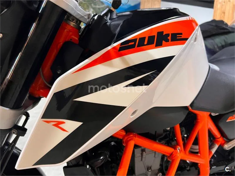 KTM 690 Duke – Vista 56