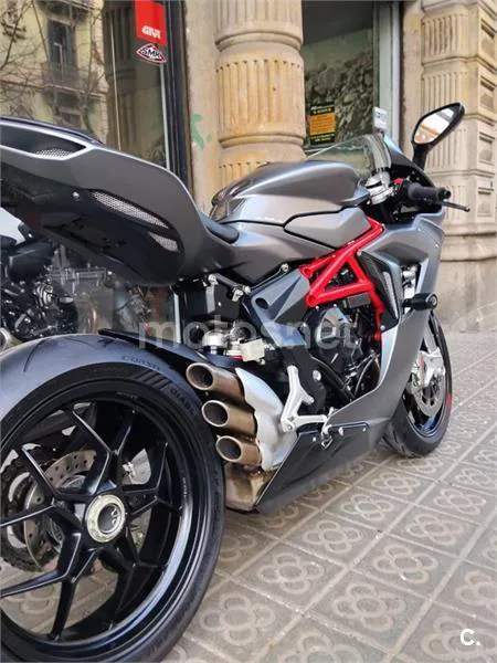 MV Agusta F3 675 – Vista 8