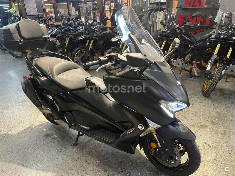 Yamaha TMAX – Vista 3