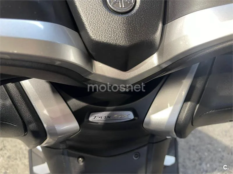 Yamaha TMAX – Vista 4