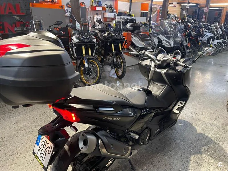 Yamaha TMAX – Vista 7
