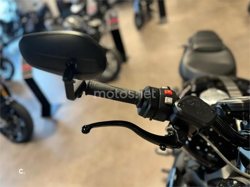 Triumph Rocket 3 – Vista 13