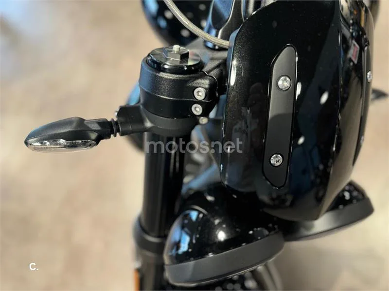 Triumph Rocket 3 – Vista 14