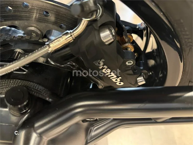Triumph Rocket 3 – Vista 16