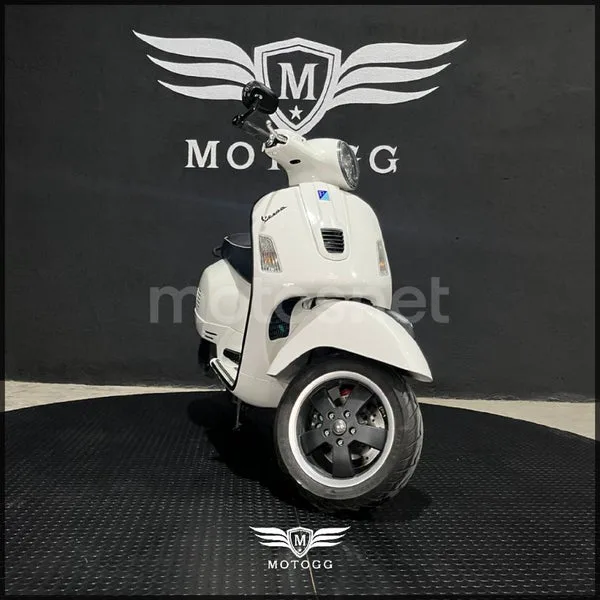 Vespa GTS 300 – Vista 4