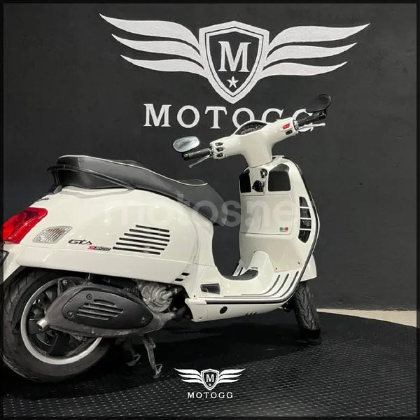 Vespa GTS 300 – Vista 7