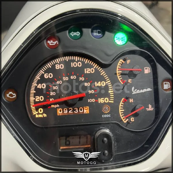 Vespa GTS 300 – Vista 9