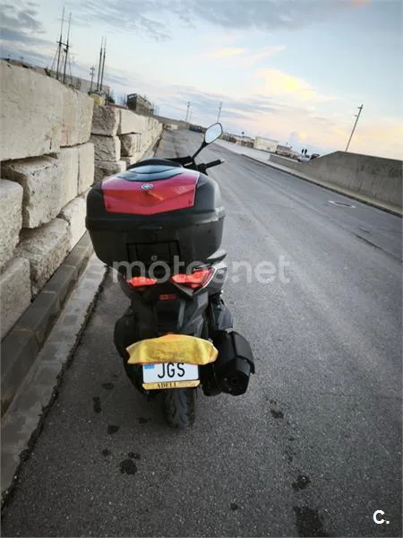 Yamaha XMAX 400 – Vista 4