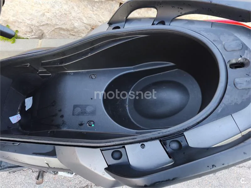 Yamaha XMAX 400 – Vista 6