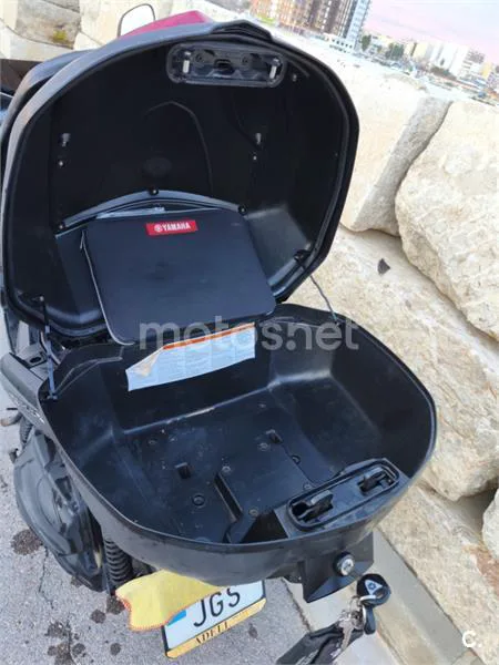 Yamaha XMAX 400 – Vista 7