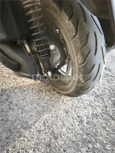 Yamaha XMAX 400 – Vista 8