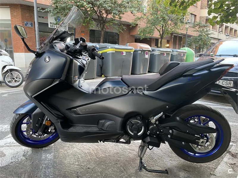 Yamaha TMAX – Vista 2