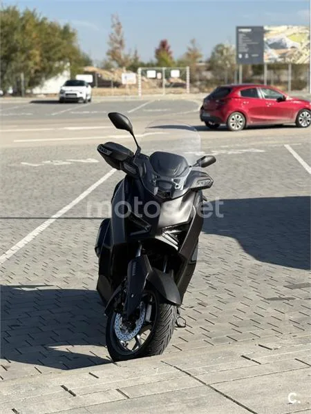 Yamaha XMAX 300 – Vista 3