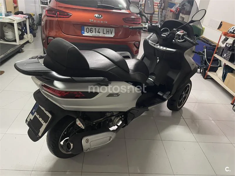 Piaggio MP3 400 – Vista 3