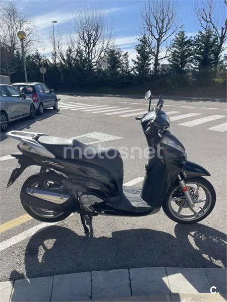 Honda SH300i – Vista 2