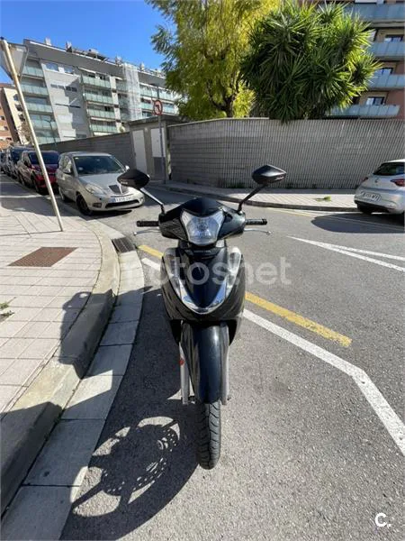 Honda SH300i – Vista 3