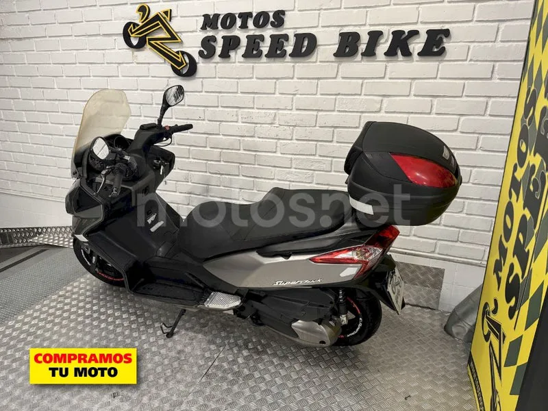 Kymco Super Dink 300 – Vista 12
