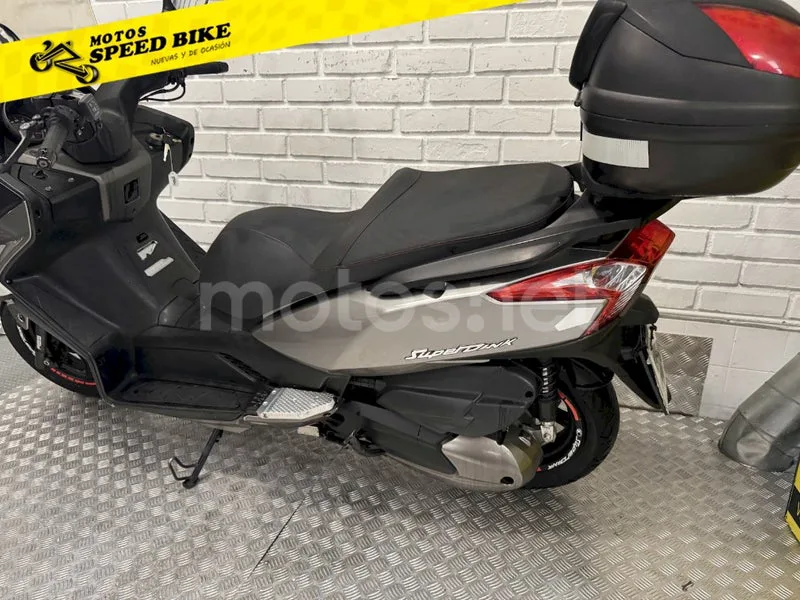 Kymco Super Dink 300 – Vista 13