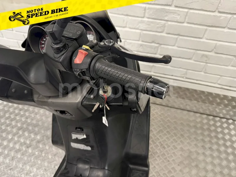 Kymco Super Dink 300 – Vista 18