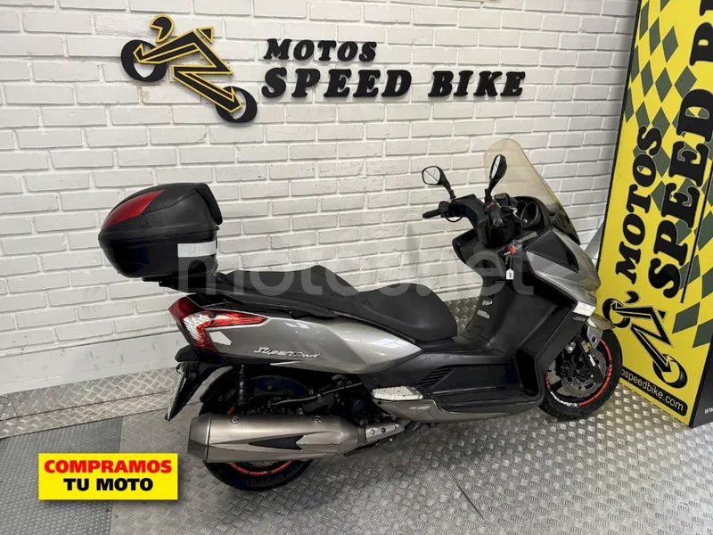 Kymco Super Dink 300 – Vista 4