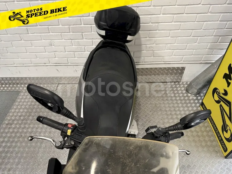 Kymco Super Dink 300 – Vista 7