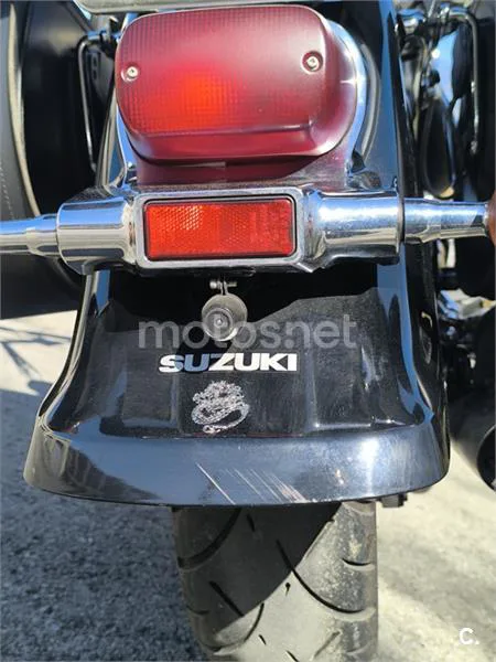 Suzuki Intruder C800 – Vista 9