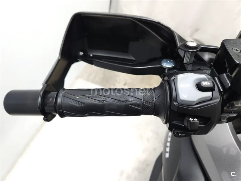 Suzuki V-Strom 1000 XT – Vista 9