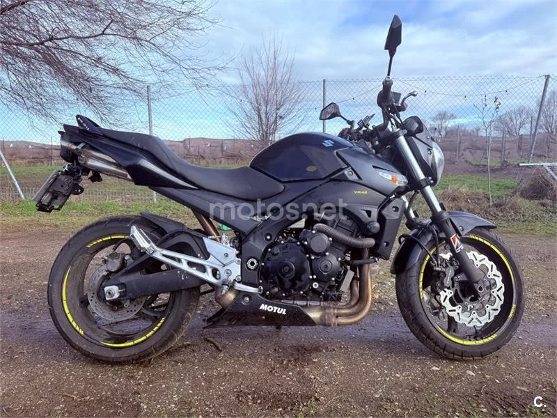 Suzuki GSR 600 – Vista 2