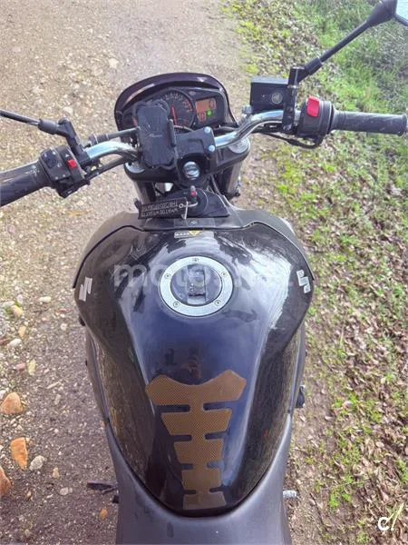 Suzuki GSR 600 – Vista 5