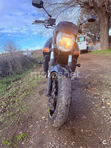 Suzuki GSR 600 – Vista 7