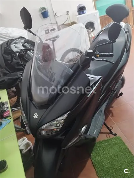 Suzuki Burgman 400 – Vista 2