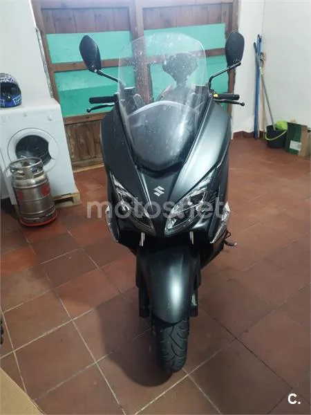 Suzuki Burgman 400 – Vista 4