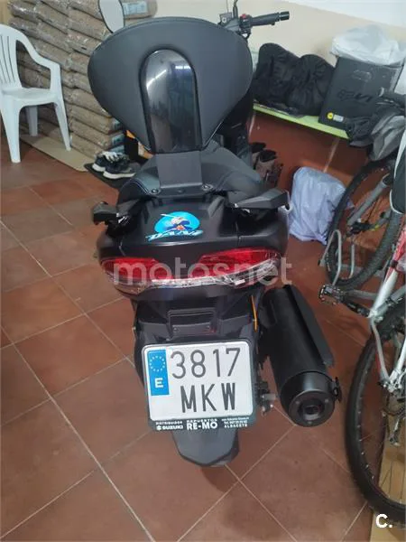 Suzuki Burgman 400 – Vista 9