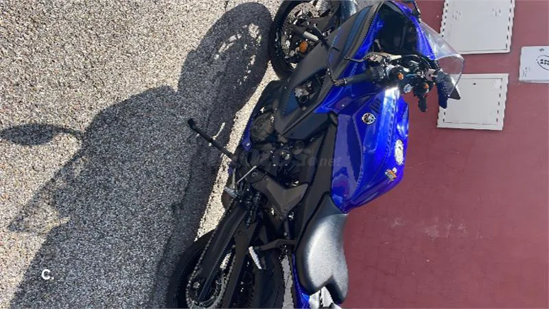 Yamaha R7 – Vista 4