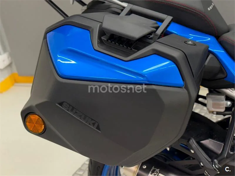 Suzuki GSX-S – Vista 12