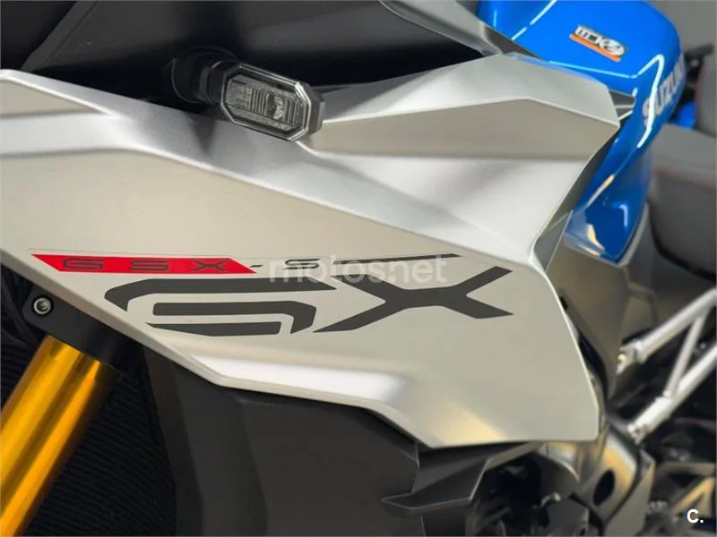 Suzuki GSX-S – Vista 15