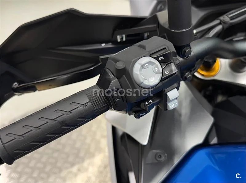 Suzuki GSX-S – Vista 3