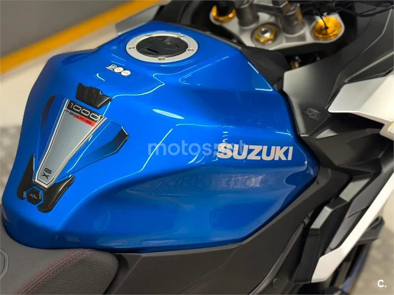 Suzuki GSX-S – Vista 7