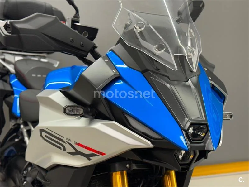 Suzuki GSX-S – Vista 8