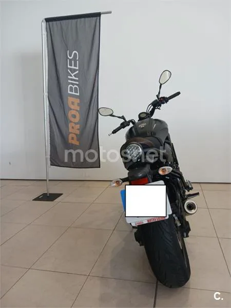Yamaha XSR700 - Vista 4