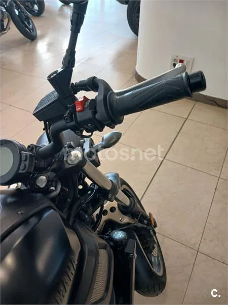Yamaha XSR700 - Vista 6